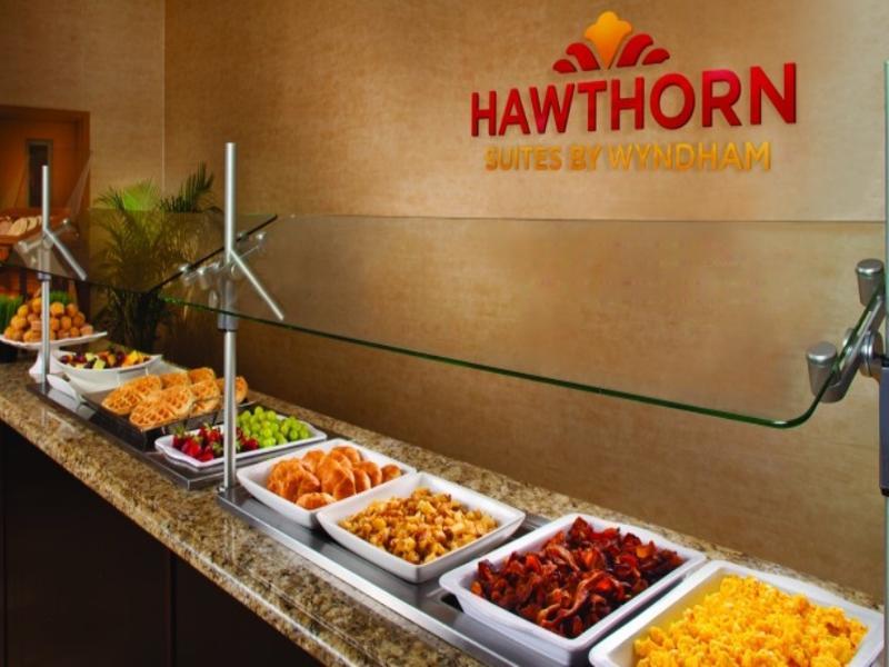 Hawthorn Suites By Wyndham Абуджа Экстерьер фото