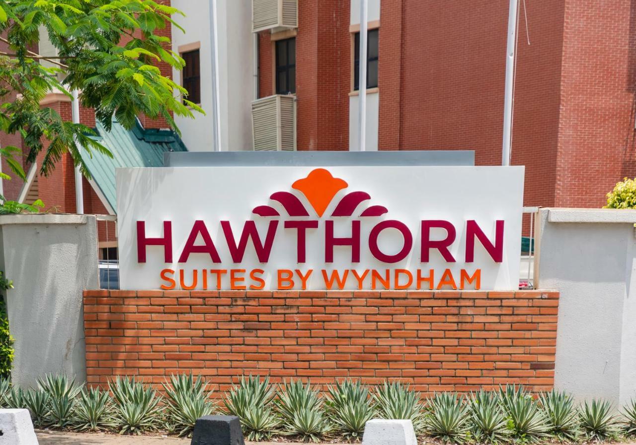 Hawthorn Suites By Wyndham Абуджа Экстерьер фото